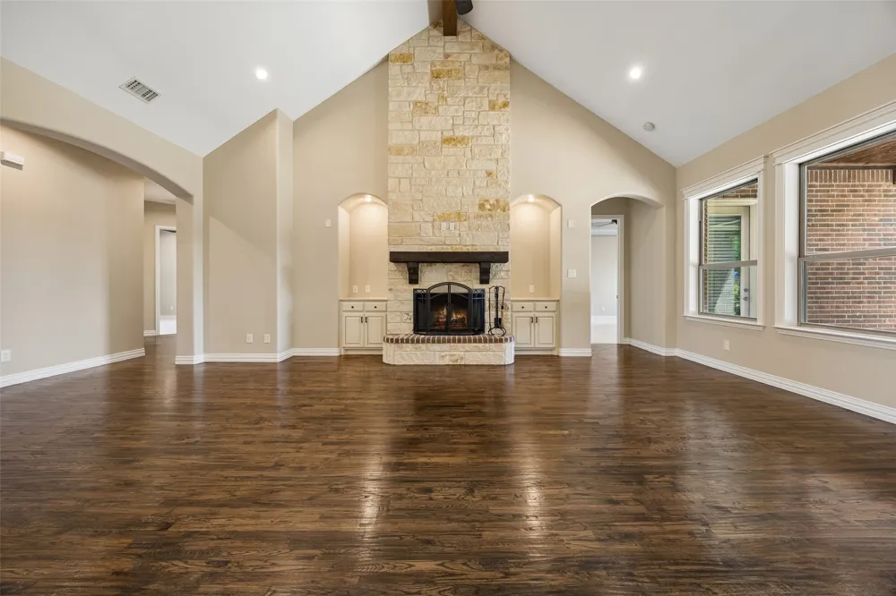 2526 Fruitland Avenue Farmers Branch, TX 75234