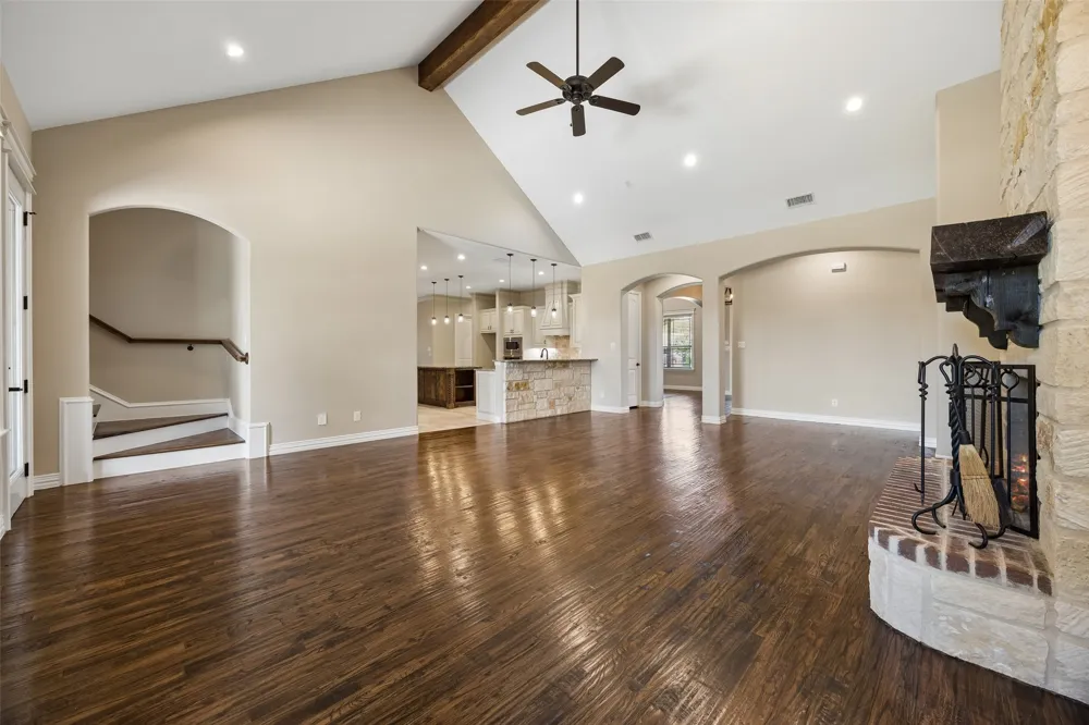 2526 Fruitland Avenue Farmers Branch, TX 75234