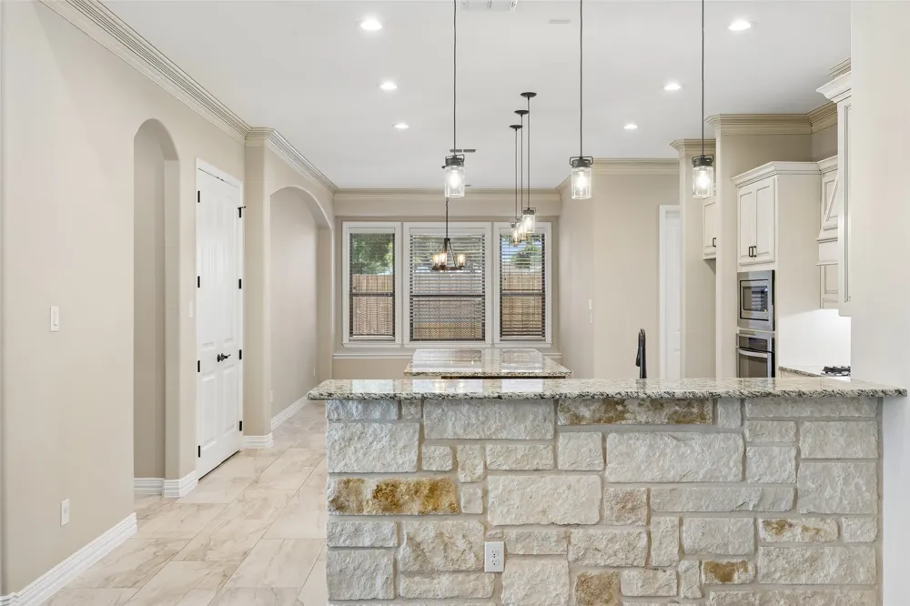 2526 Fruitland Avenue Farmers Branch, TX 75234