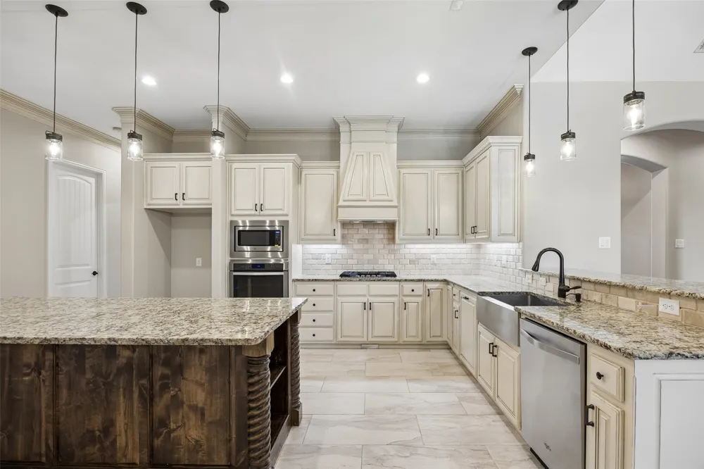 2526 Fruitland Avenue Farmers Branch, TX 75234