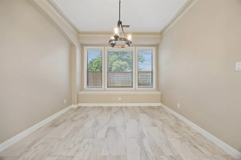 2526 Fruitland Avenue Farmers Branch, TX 75234