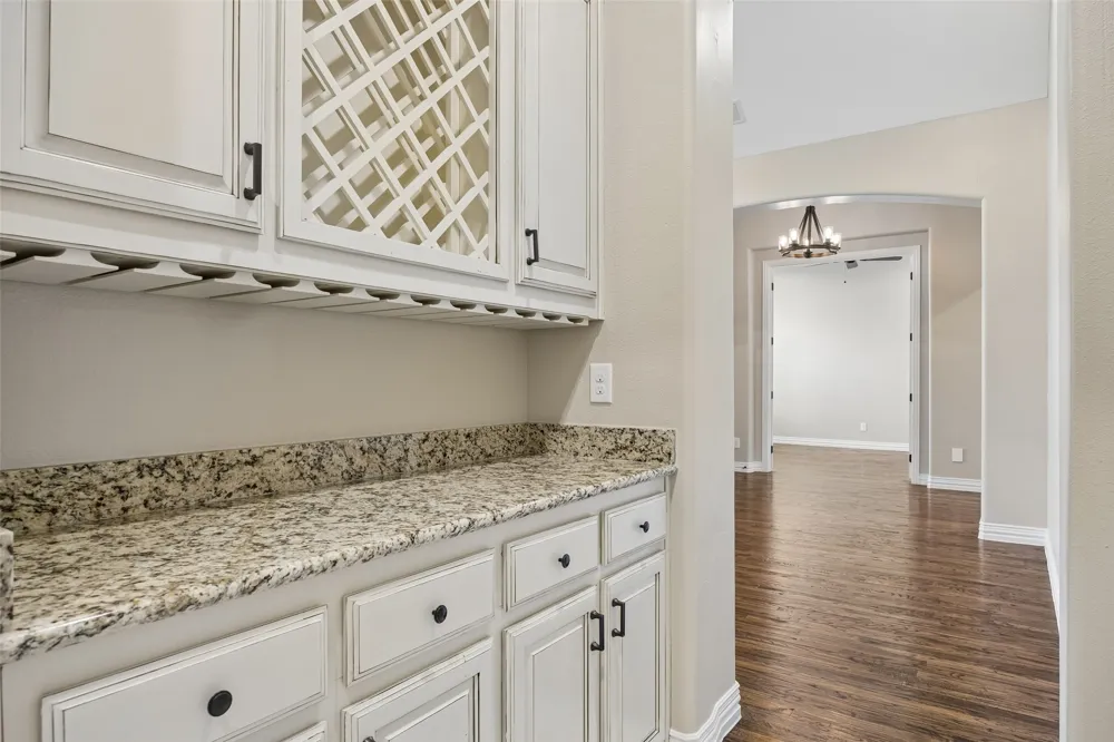 2526 Fruitland Avenue Farmers Branch, TX 75234