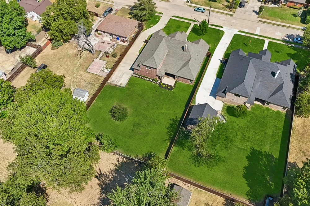 2526 Fruitland Avenue Farmers Branch, TX 75234