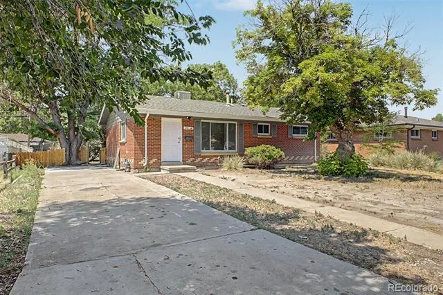 3039 Victor Street Aurora, CO 80011