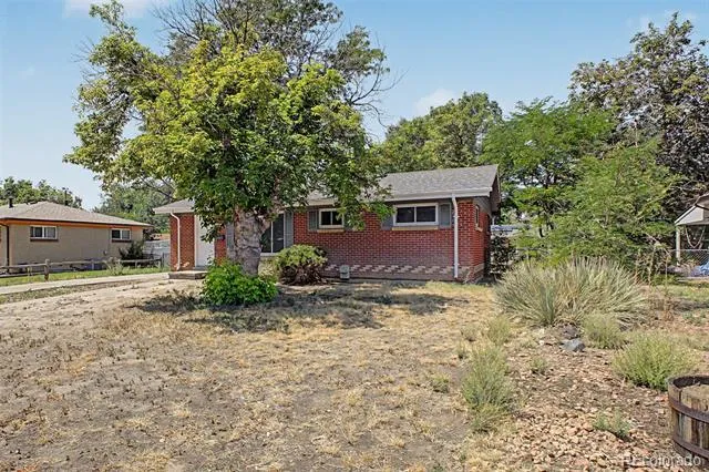 3039 Victor Street Aurora, CO 80011