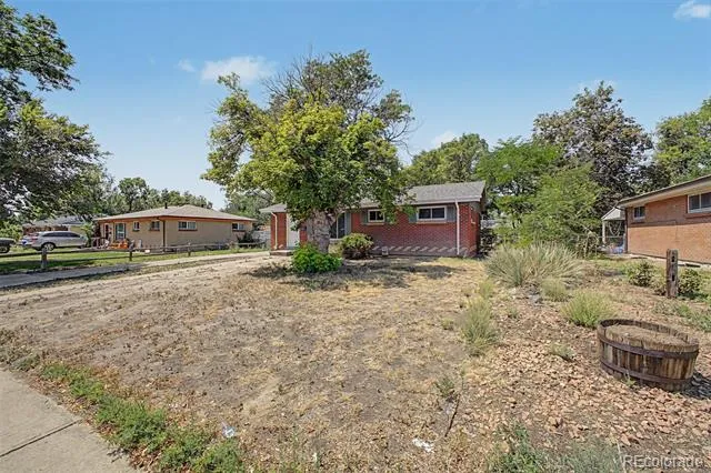 3039 Victor Street Aurora, CO 80011