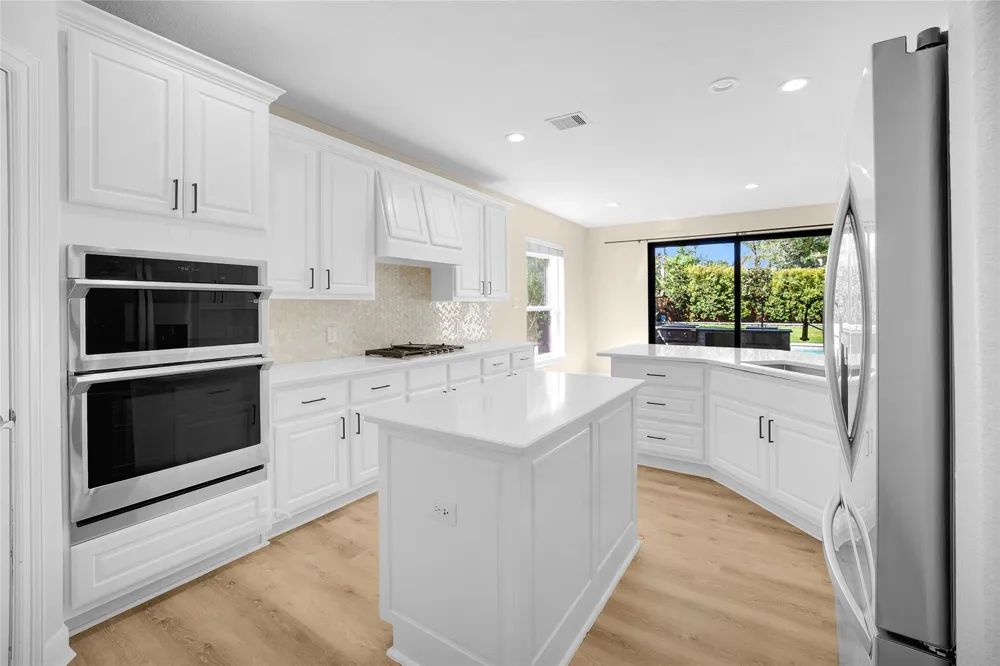 83 W Canyon Wren Circle The Woodlands, TX 77389