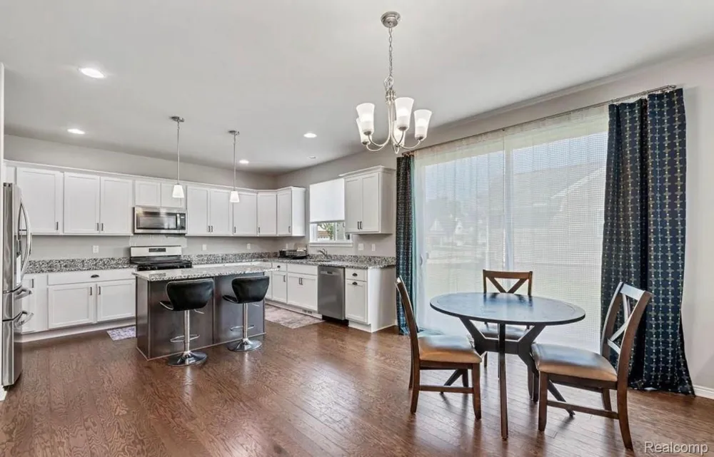 1821 Emerald Lane Wixom City, MI 48393