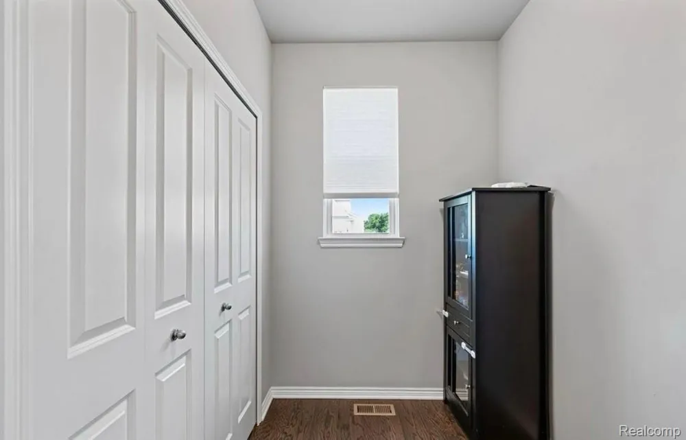 1821 Emerald Lane Wixom City, MI 48393