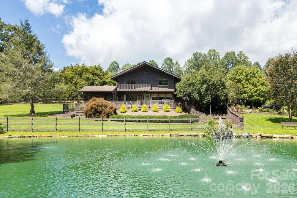 20 Spring Lake Drive Mills River, NC 28759