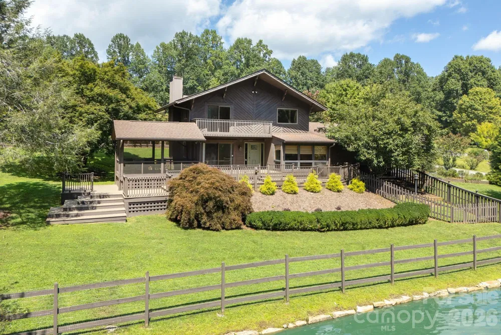 20 Spring Lake Drive Mills River, NC 28759