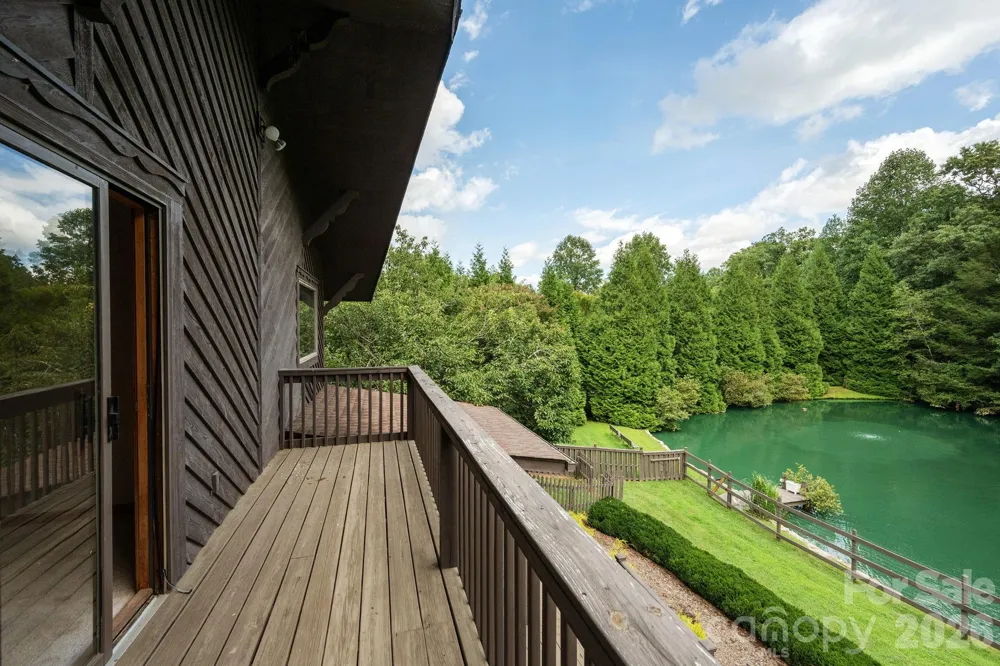 20 Spring Lake Drive Mills River, NC 28759