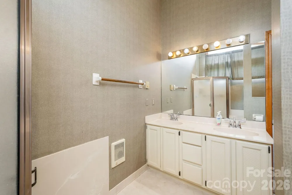 20 Spring Lake Drive Mills River, NC 28759