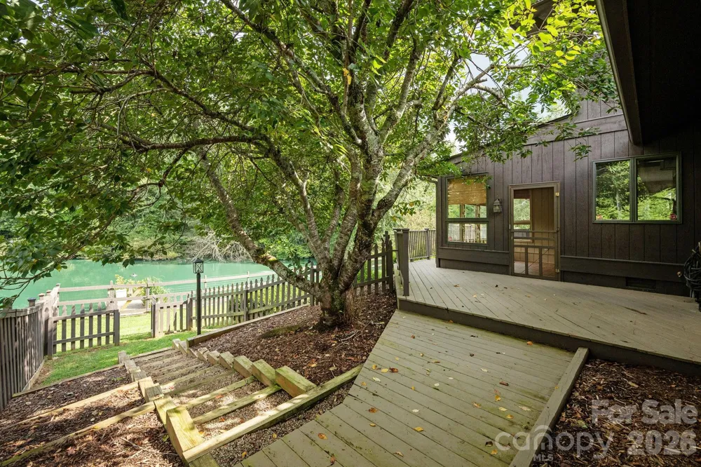 20 Spring Lake Drive Mills River, NC 28759