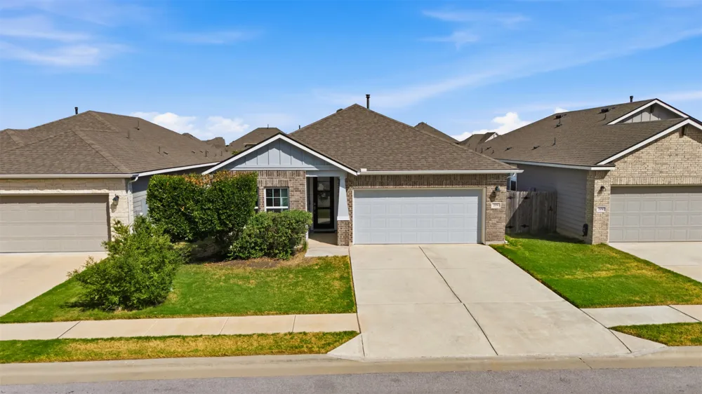 208 Winding Hollow Lane Georgetown, TX 78628