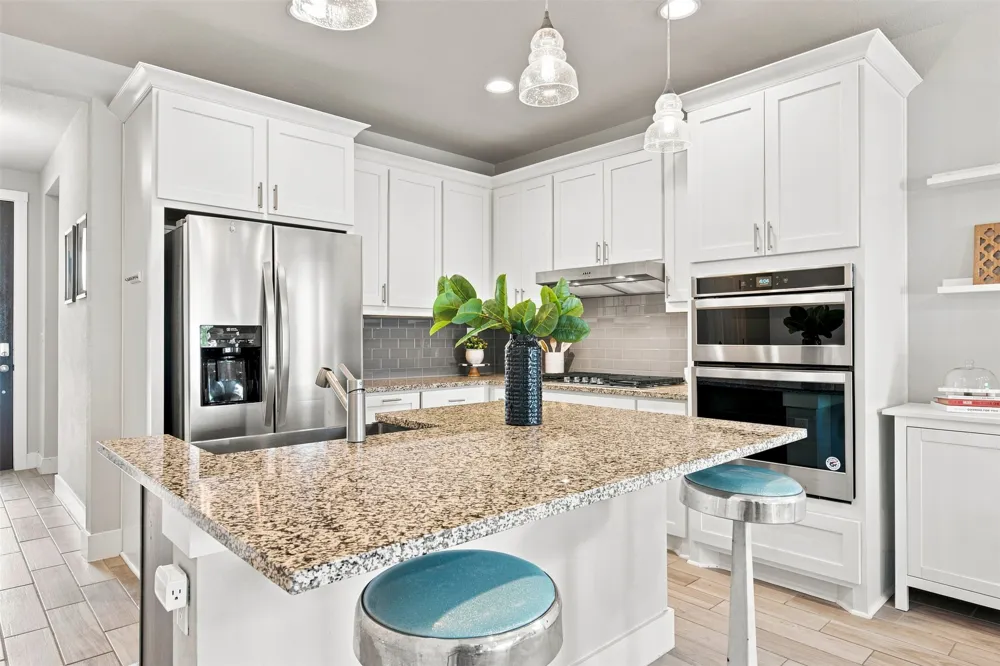 208 Winding Hollow Lane Georgetown, TX 78628