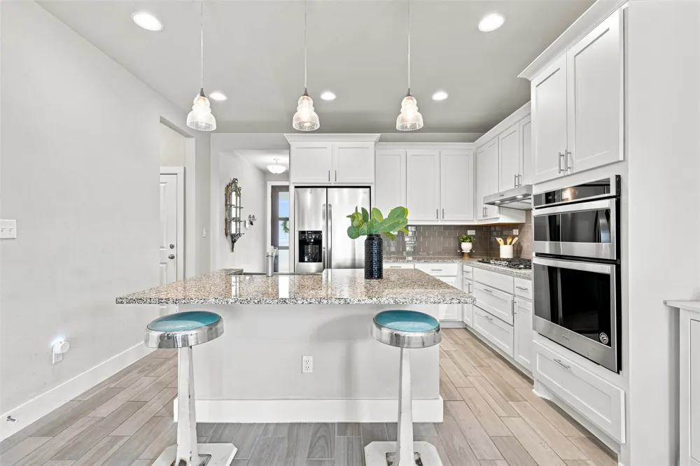 208 Winding Hollow Lane Georgetown, TX 78628