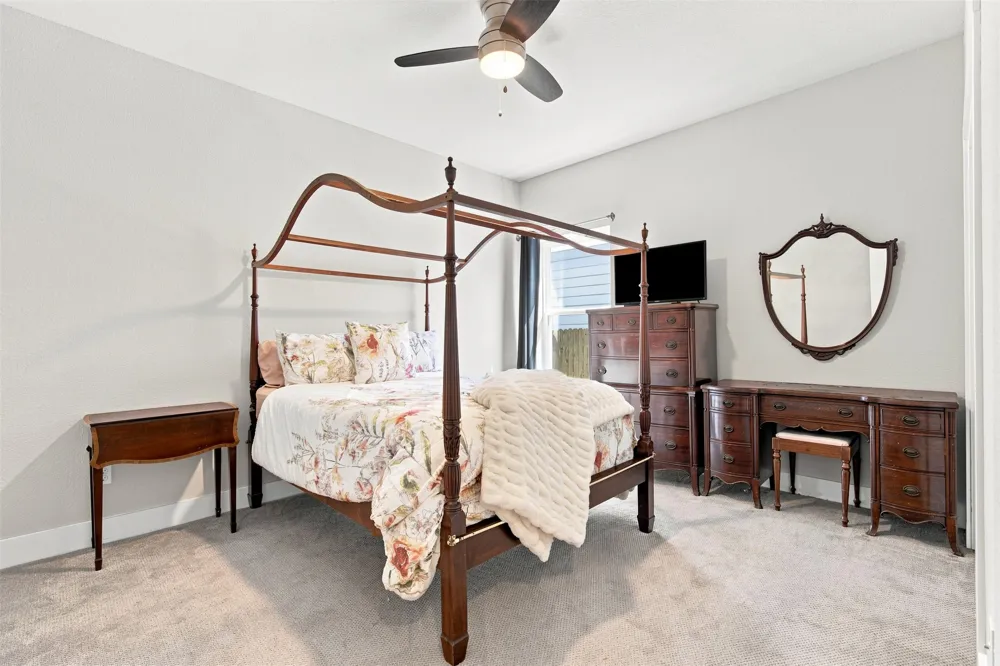 208 Winding Hollow Lane Georgetown, TX 78628