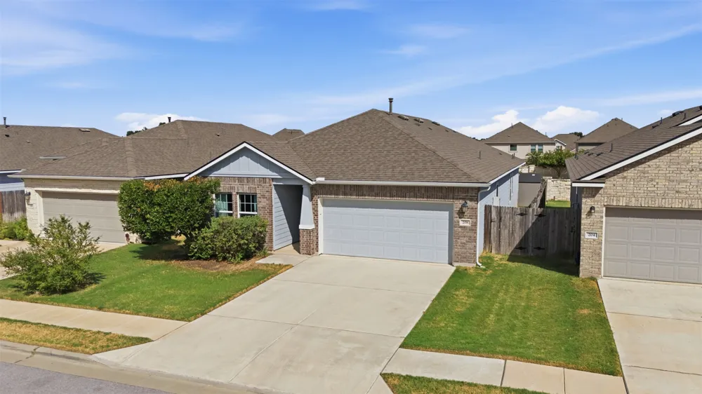 208 Winding Hollow Lane Georgetown, TX 78628
