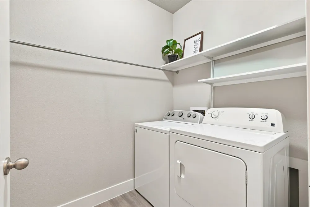 208 Winding Hollow Lane Georgetown, TX 78628