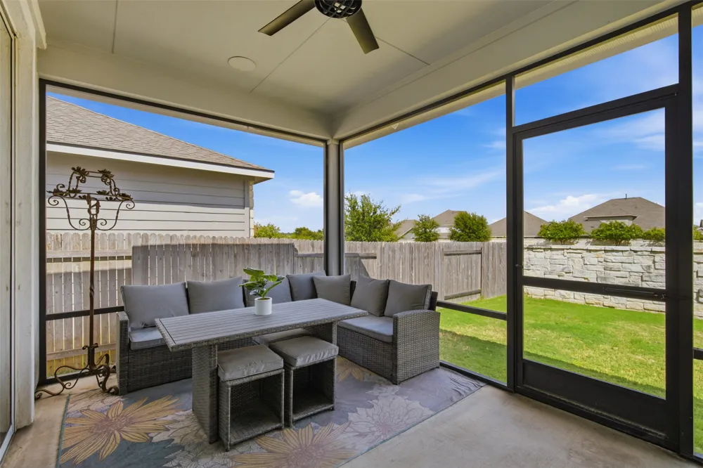 208 Winding Hollow Lane Georgetown, TX 78628