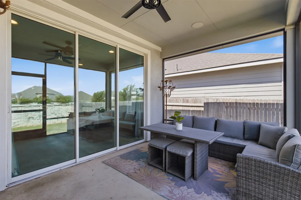 208 Winding Hollow Lane Georgetown, TX 78628