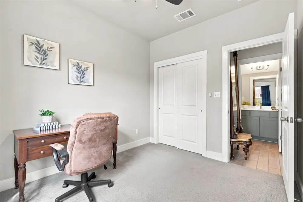 208 Winding Hollow Lane Georgetown, TX 78628