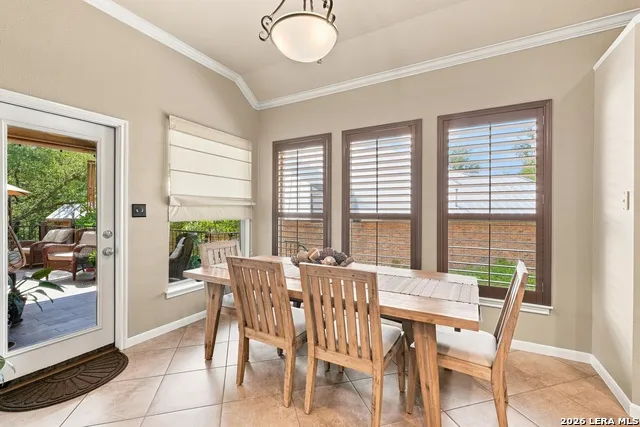 27 Great Wood Hollywood Park, TX 78232