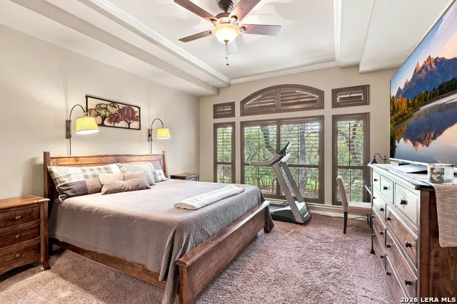 27 Great Wood Hollywood Park, TX 78232