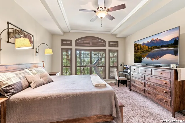 27 Great Wood Hollywood Park, TX 78232