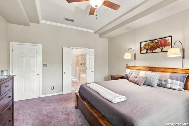 27 Great Wood Hollywood Park, TX 78232