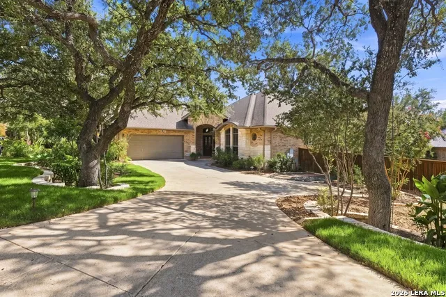 27 Great Wood Hollywood Park, TX 78232