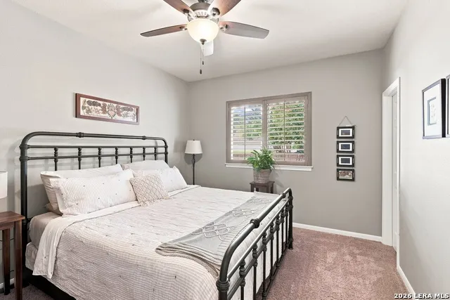 27 Great Wood Hollywood Park, TX 78232