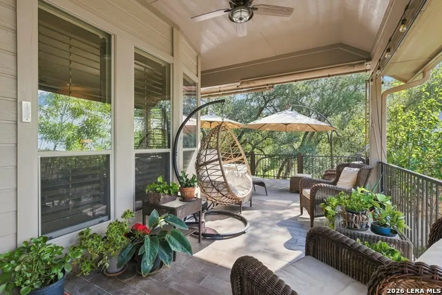 27 Great Wood Hollywood Park, TX 78232