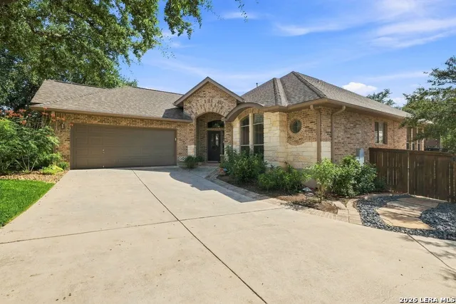 27 Great Wood Hollywood Park, TX 78232
