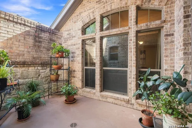 27 Great Wood Hollywood Park, TX 78232