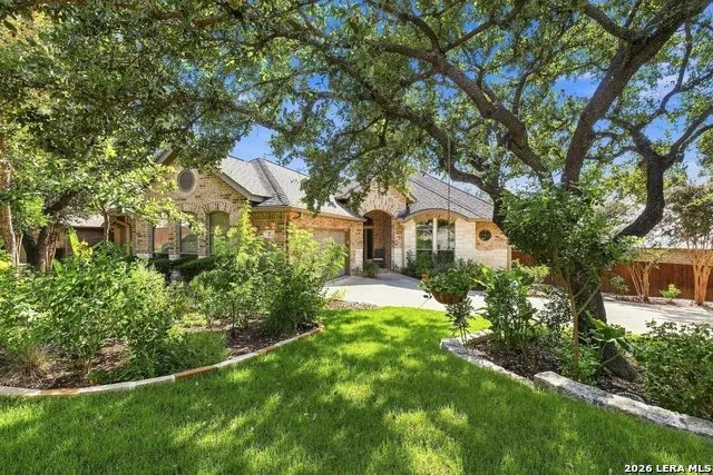 27 Great Wood Hollywood Park, TX 78232