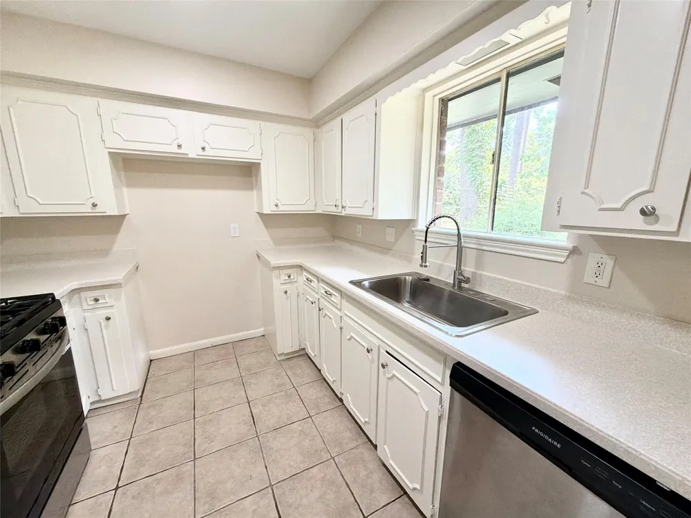3427 Dovie Drive Spring, TX 77380