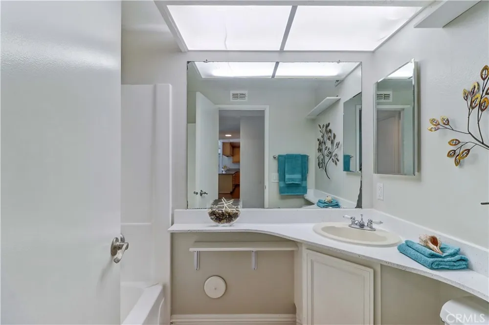 8884 Thames River Fountain Valley, CA 92708