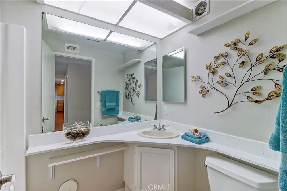 8884 Thames River Fountain Valley, CA 92708