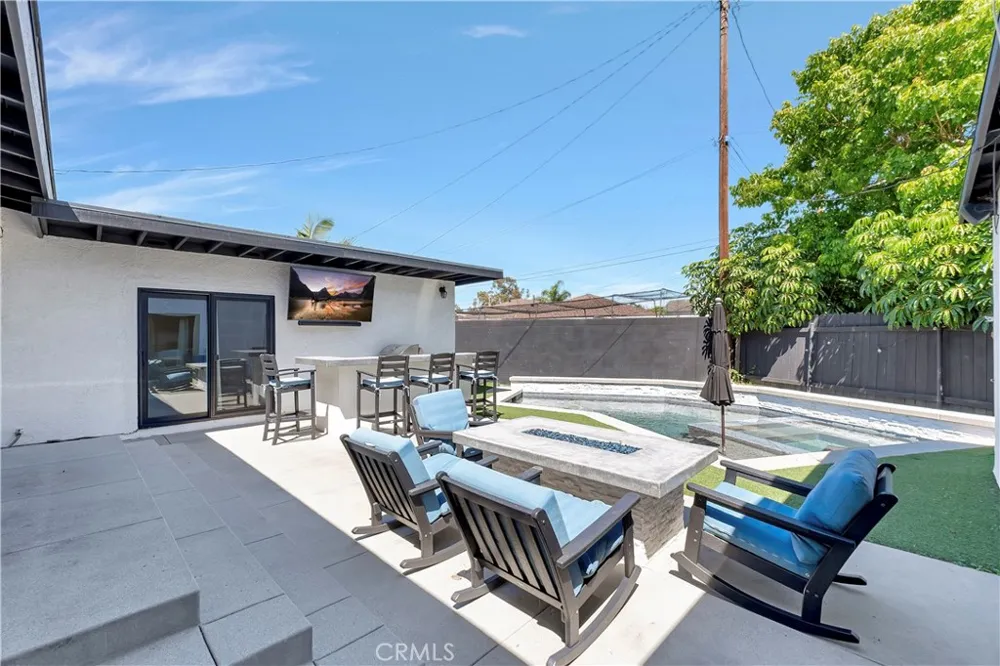 2916 Charlemagne Avenue Long Beach, CA 90815