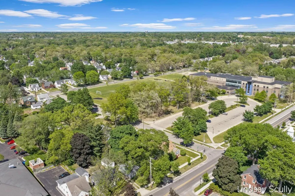 660 Everglade Drive SE Grand Rapids, MI 49507