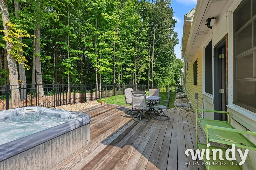 8589 Heron Court Watervliet, MI 49098