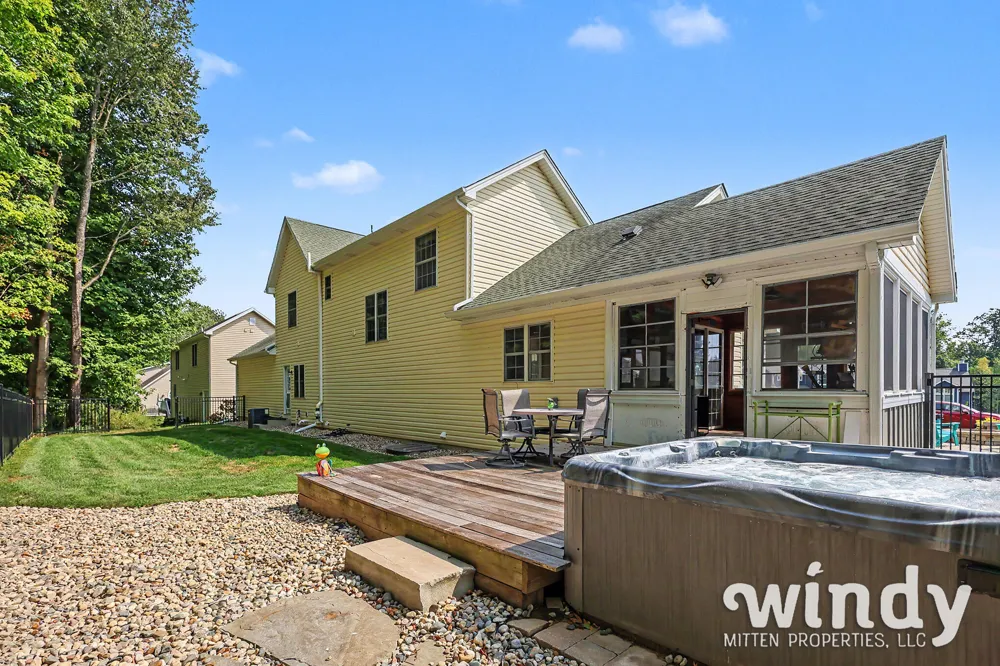 8589 Heron Court Watervliet, MI 49098