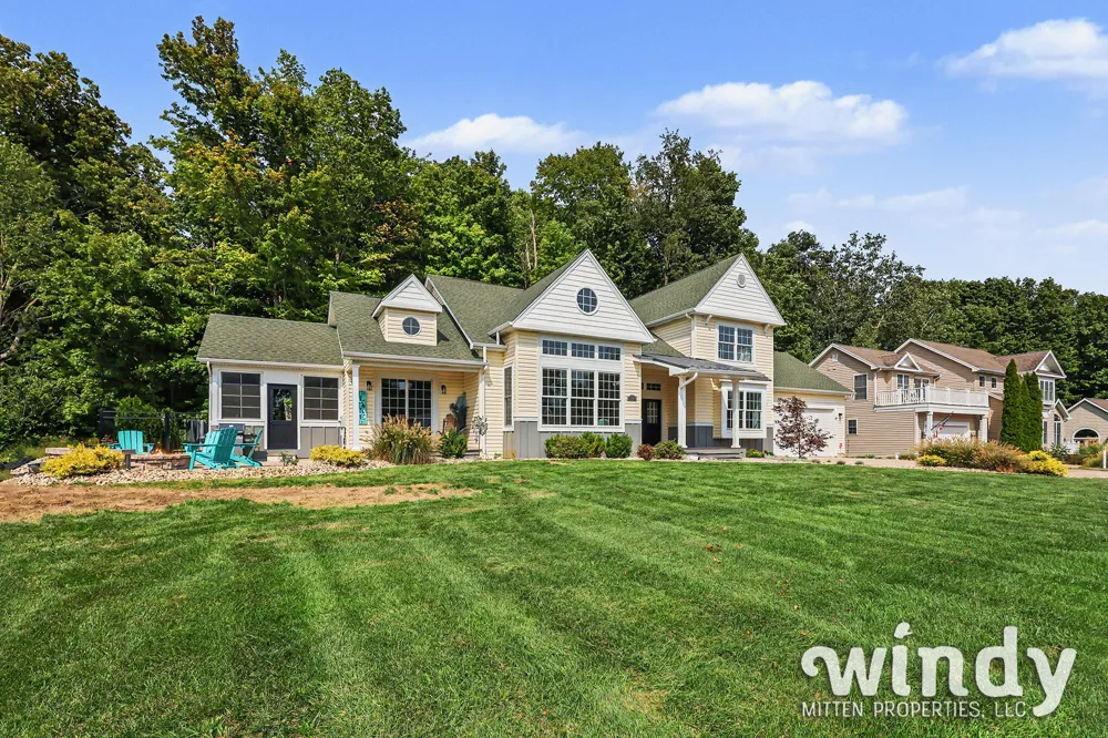 8589 Heron Court Watervliet, MI 49098
