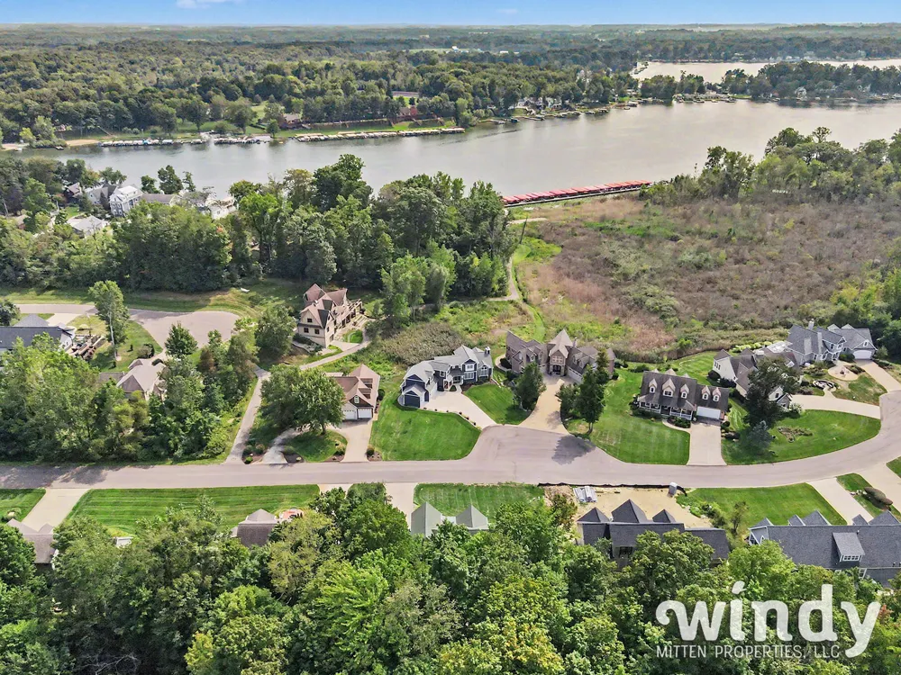 8589 Heron Court Watervliet, MI 49098