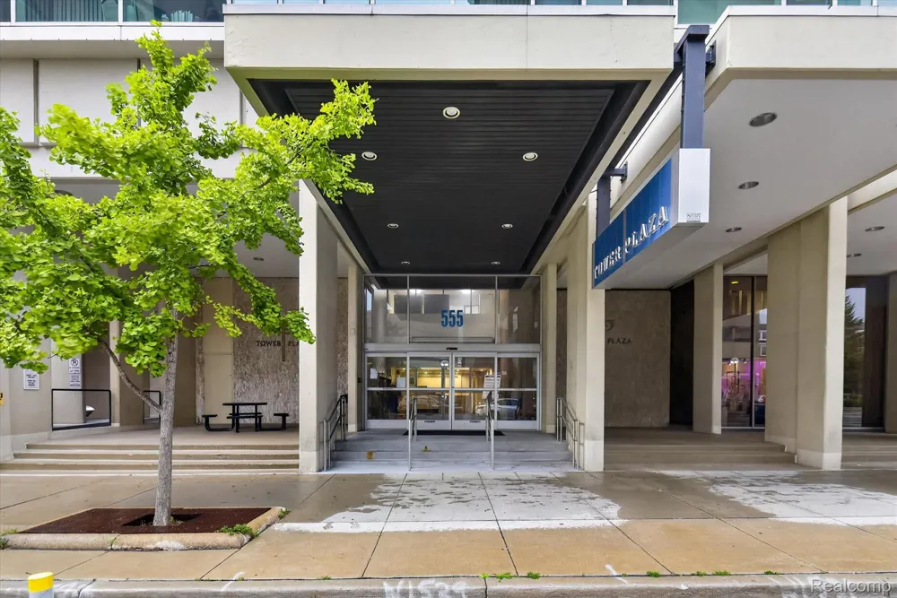 555 E William Street #16J Ann Arbor City, MI 48104