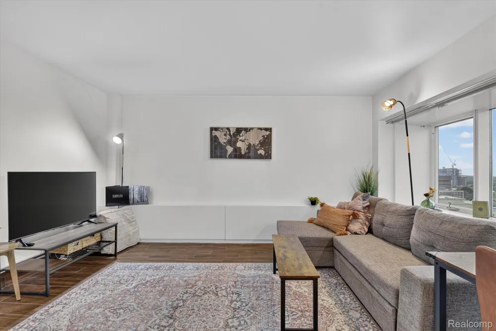 555 E William Street #16J Ann Arbor City, MI 48104