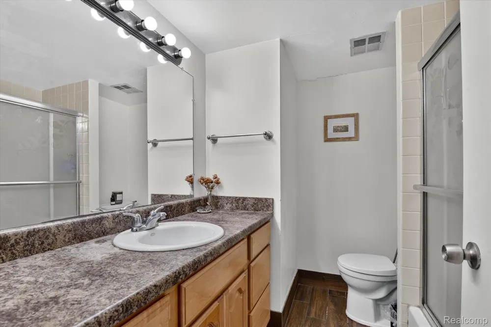 555 E William Street #16J Ann Arbor City, MI 48104