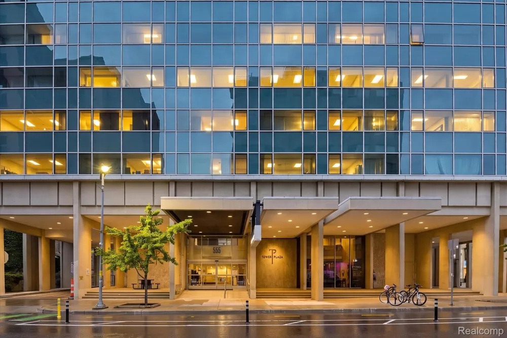 555 E William Street #16J Ann Arbor City, MI 48104